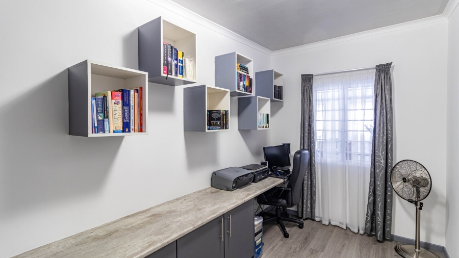 3 Bedroom Property for Sale in Lampiesbaai Western Cape